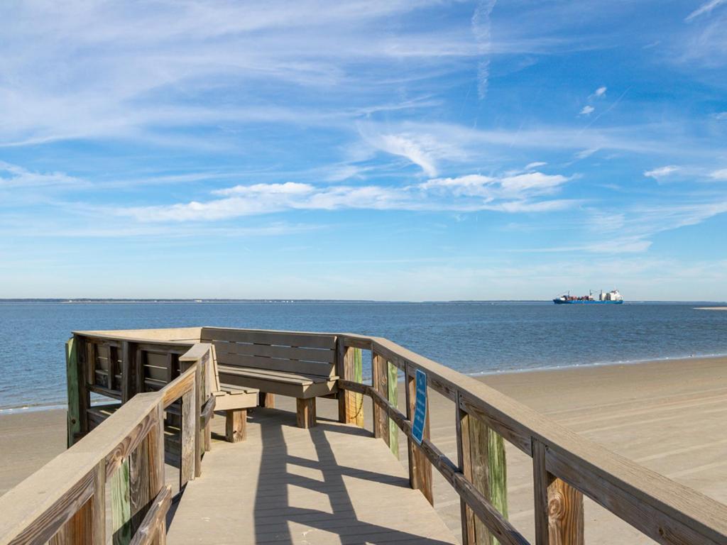 Апартаменти Beach Racquet A210 Tybee Island Екстер'єр фото